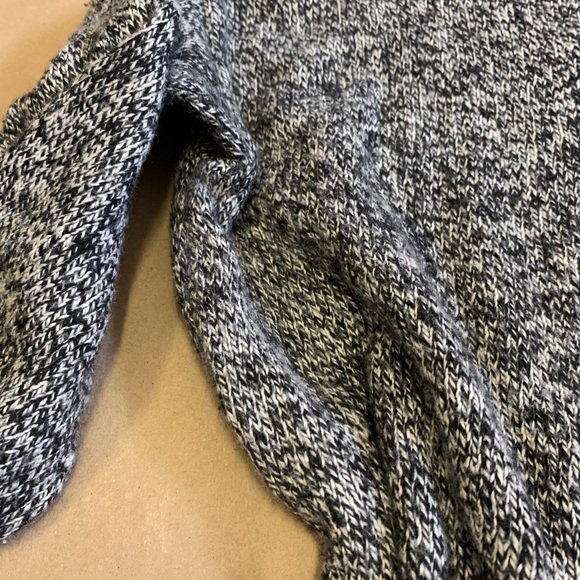 Old Navy Pullover Sweater - Picture 4 of 5